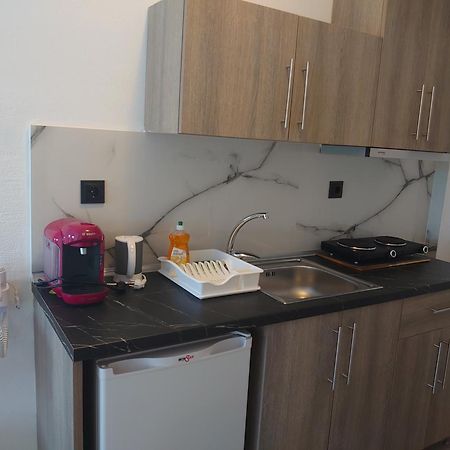 Merida Apartments Mola Kalyva Eksteriør billede