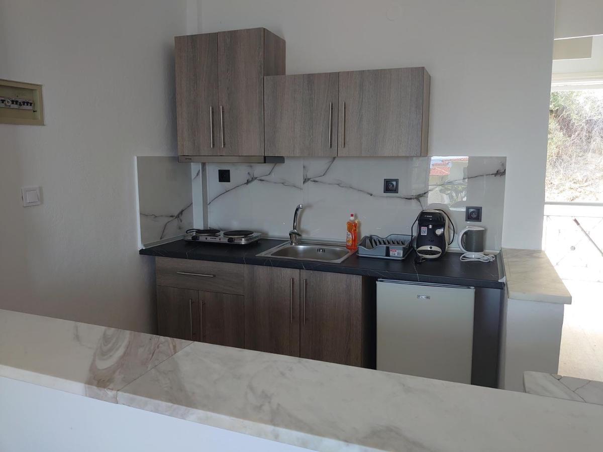 Merida Apartments Mola Kalyva Eksteriør billede