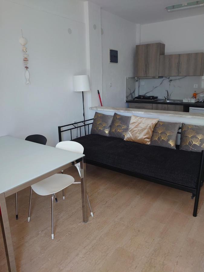 Merida Apartments Mola Kalyva Eksteriør billede