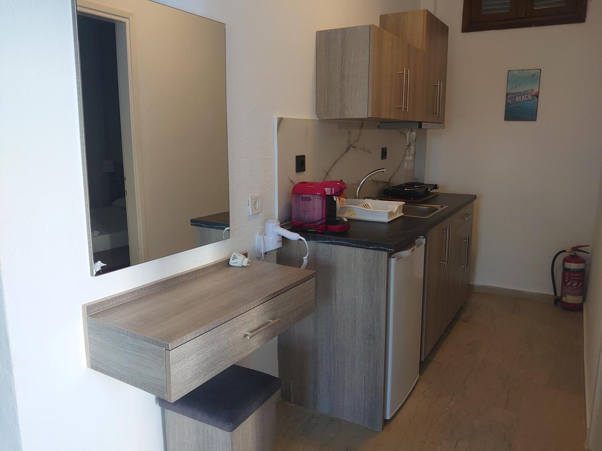 Merida Apartments Mola Kalyva Eksteriør billede