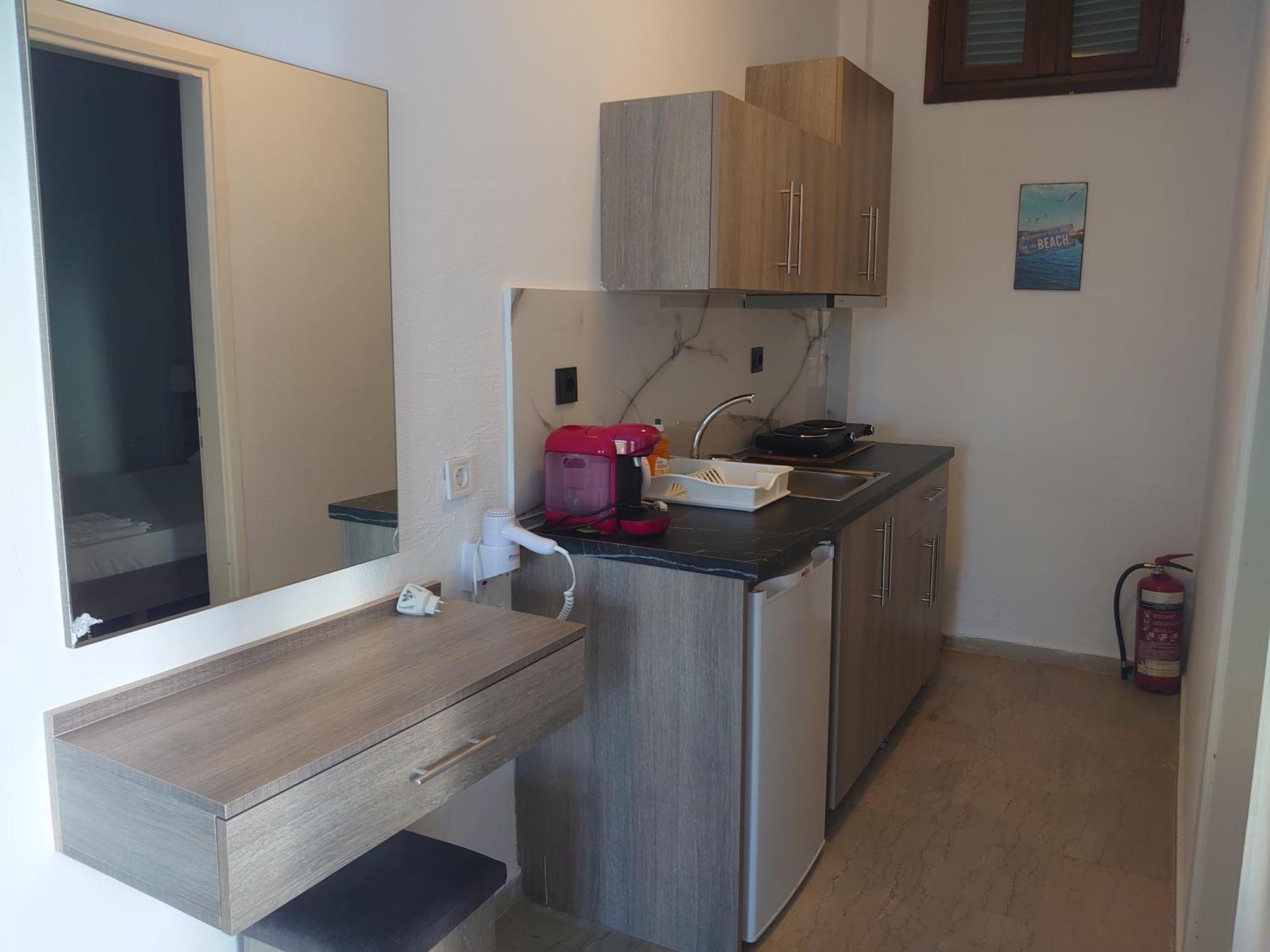 Merida Apartments Mola Kalyva Eksteriør billede